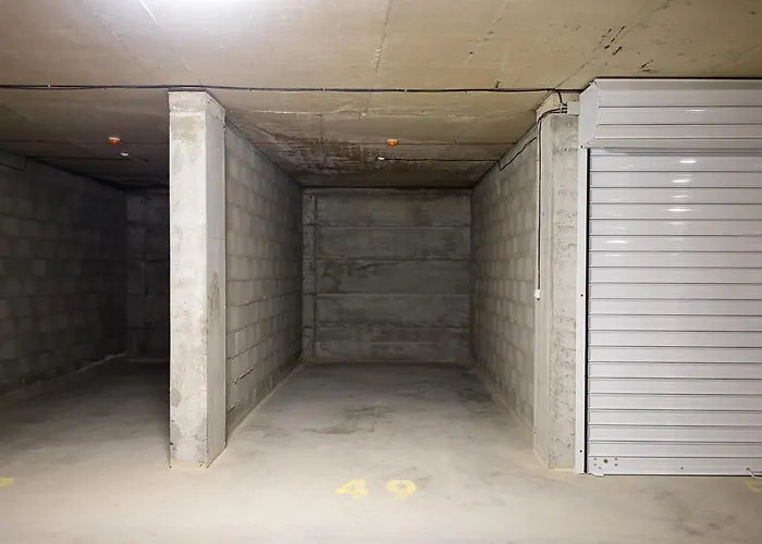 Chic 1br Flat & Garage I Garden Residence, By Flat Mаnаger Βάρνα