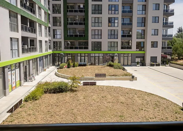 Chic 1br Flat & Garage I Garden Residence, By Flat Mаnаger Διαμέρισμα