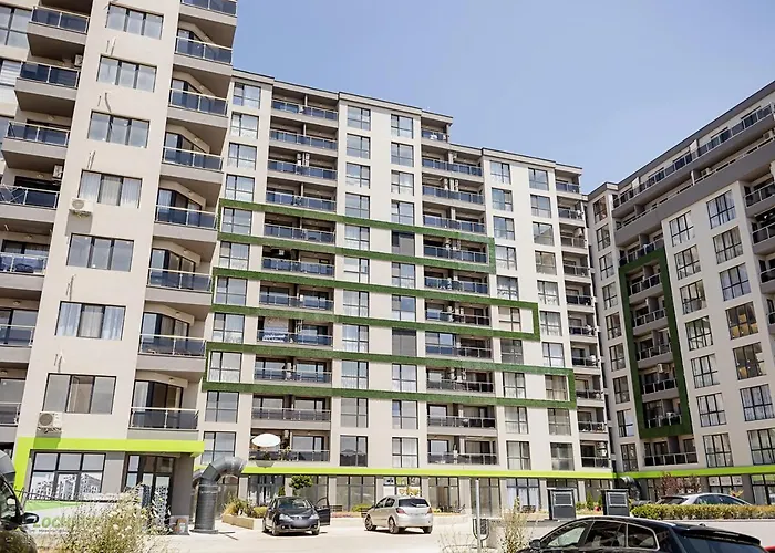 Chic 1br Flat & Garage I Garden Residence, By Flat Mаnаger * Βάρνα